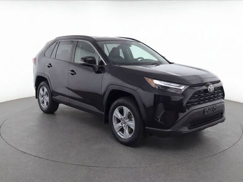 Used 2024 Toyota RAV4 XLE Premium FWD image 2
