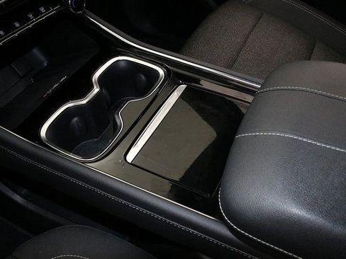 Certified 2024 Chevrolet Traverse LT image 23