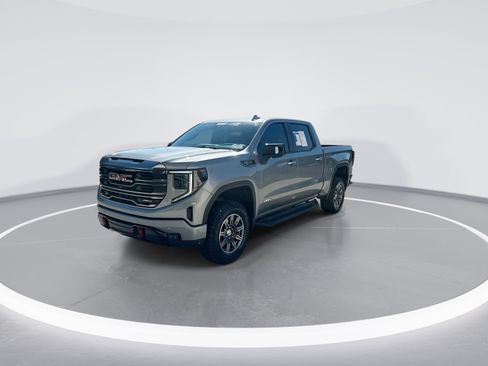 Used 2024 GMC Sierra 1500 AT4 w/ Technology Package AWD/4WD image 5