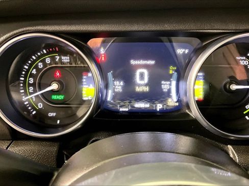 Used 2021 Jeep Wrangler Unlimited Sahara w/ Cold Weather Group AWD/4WD image 12