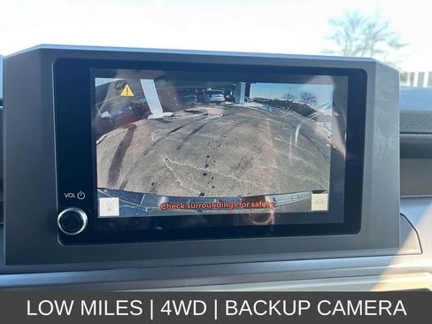 Used 2025 Toyota Tacoma SR5 image 13