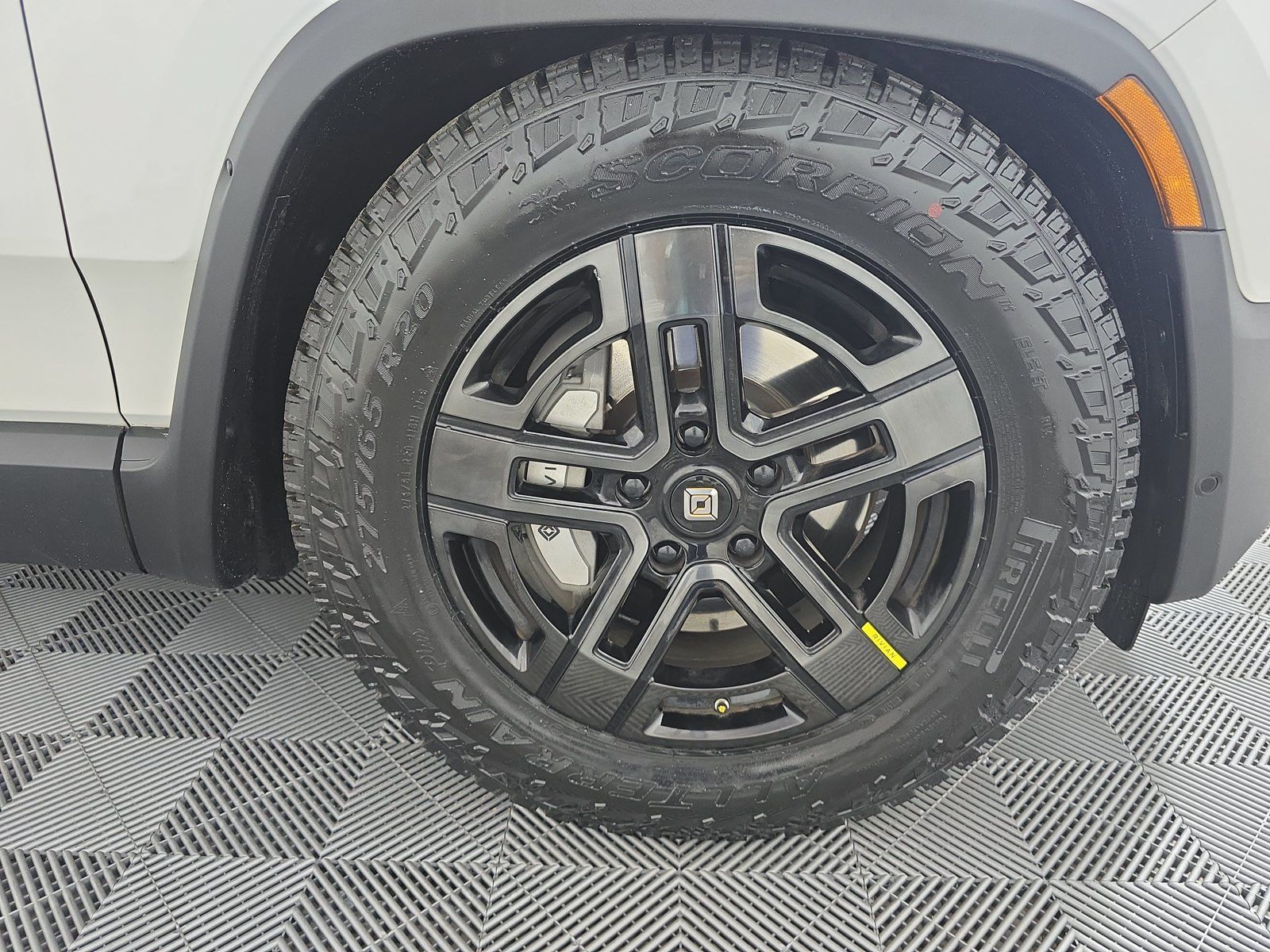 Used 2023 Rivian R1T Adventure Dual AWD/4WD image 11