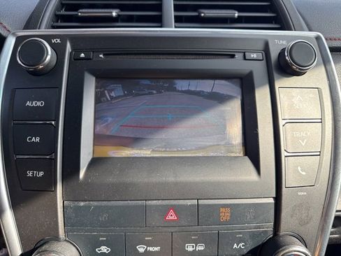 Used 2017 Toyota Camry SE image 29