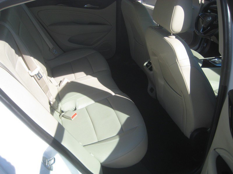 Used 2020 Buick Regal Essence FWD image 12