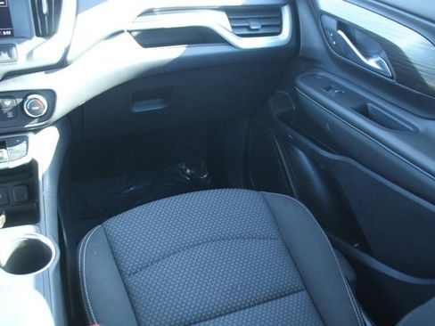 Certified 2024 GMC Terrain SLE image 17