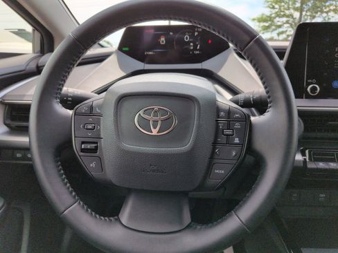 Used 2025 Toyota Prius LE image 14