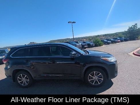 Used 2019 Toyota Highlander XLE AWD/4WD image 4