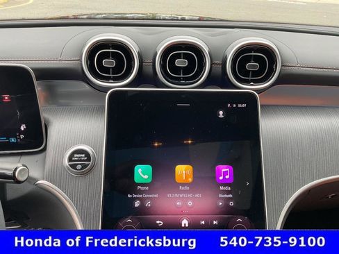 Used 2025 Mercedes-Benz GLC 300 4MATIC image 35