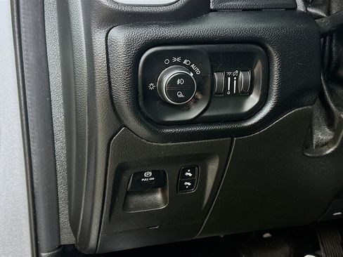 Used 2019 RAM 1500 Big Horn AWD/4WD image 10