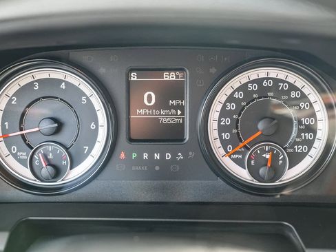 Used 2018 RAM 1500 Express image 21