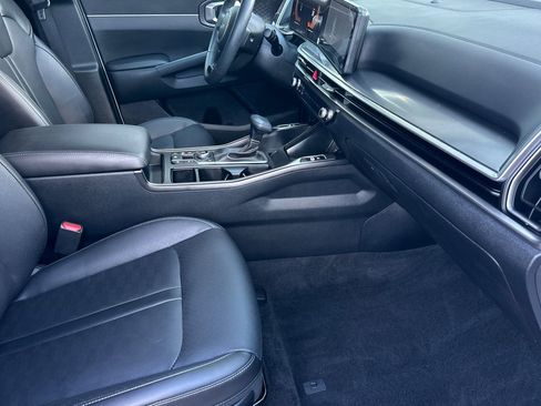 Certified 2025 Kia Sorento S AWD/4WD image 16