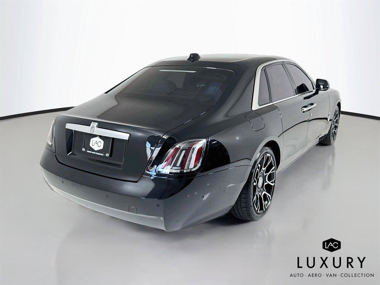 Used 2025 Rolls-Royce Ghost AWD/4WD image 6