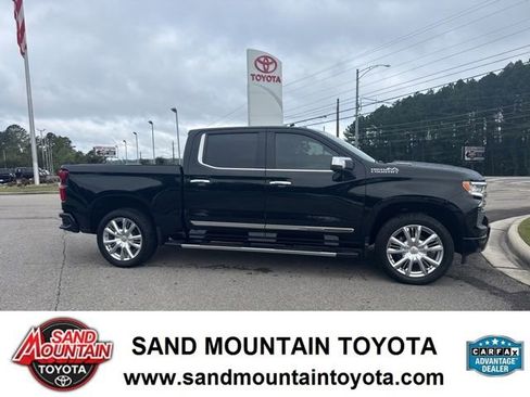 Used 2022 Chevrolet Silverado 1500 High Country w/ High Country Premium Package image 2