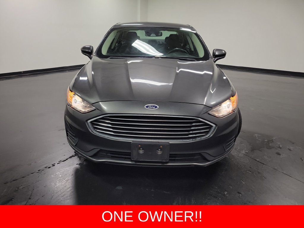 Used 2019 Ford Fusion SE FWD image 2