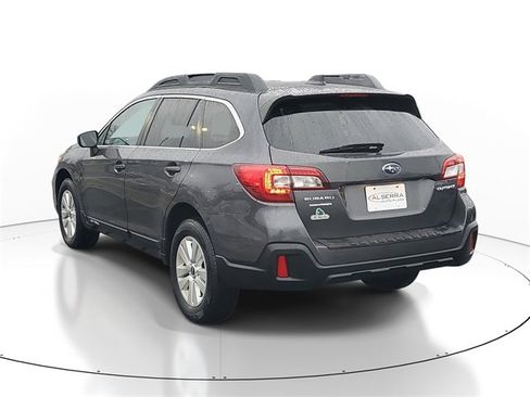 Used 2018 Subaru Outback 2.5i Premium image 3