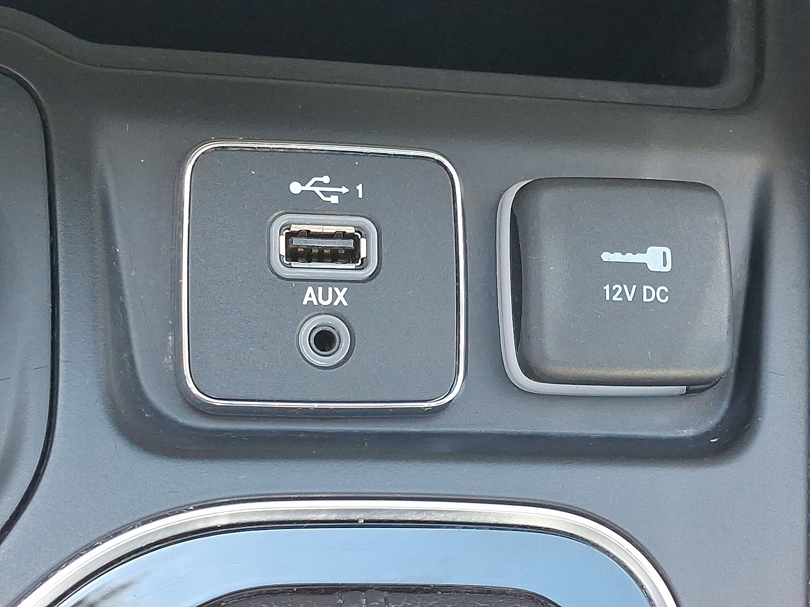 Used 2020 Jeep Cherokee Limited AWD/4WD image 24