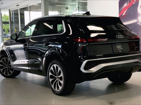 New 2026 Audi Q3 quattro 2.0T AWD/4WD image 4