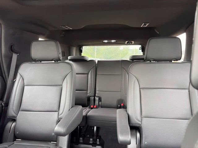 Used 2021 GMC Yukon Denali w/ Denali Premium Package AWD/4WD image 16