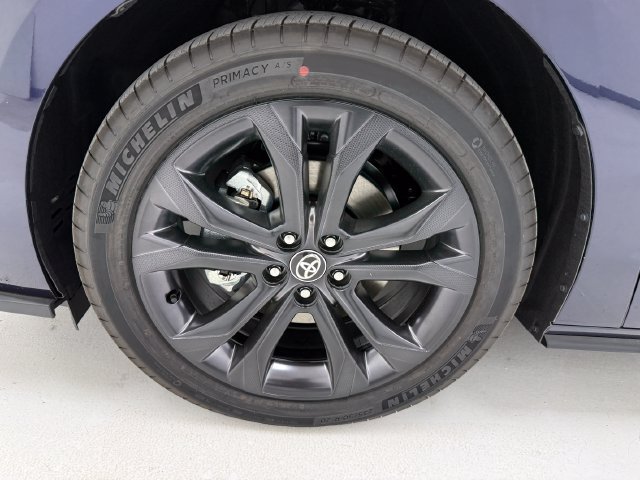 New 2026 Toyota Sienna XSE FWD image 7