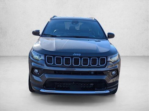 Used 2024 Jeep Compass Limited image 2