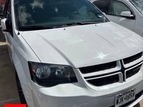 Used 2018 Dodge Grand Caravan GT FWD image 1