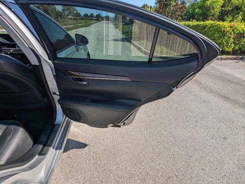 Used 2014 Lexus ES 350 w/ Luxury Package image 13