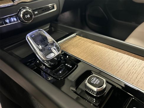 Used 2026 Volvo XC60 B5 Core w/ Protection Package Premier image 19