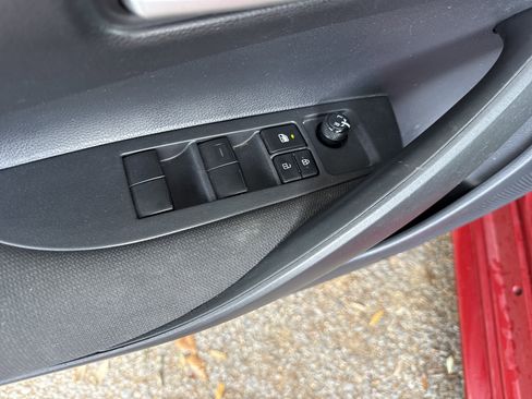 Used 2020 Toyota Corolla LE image 27