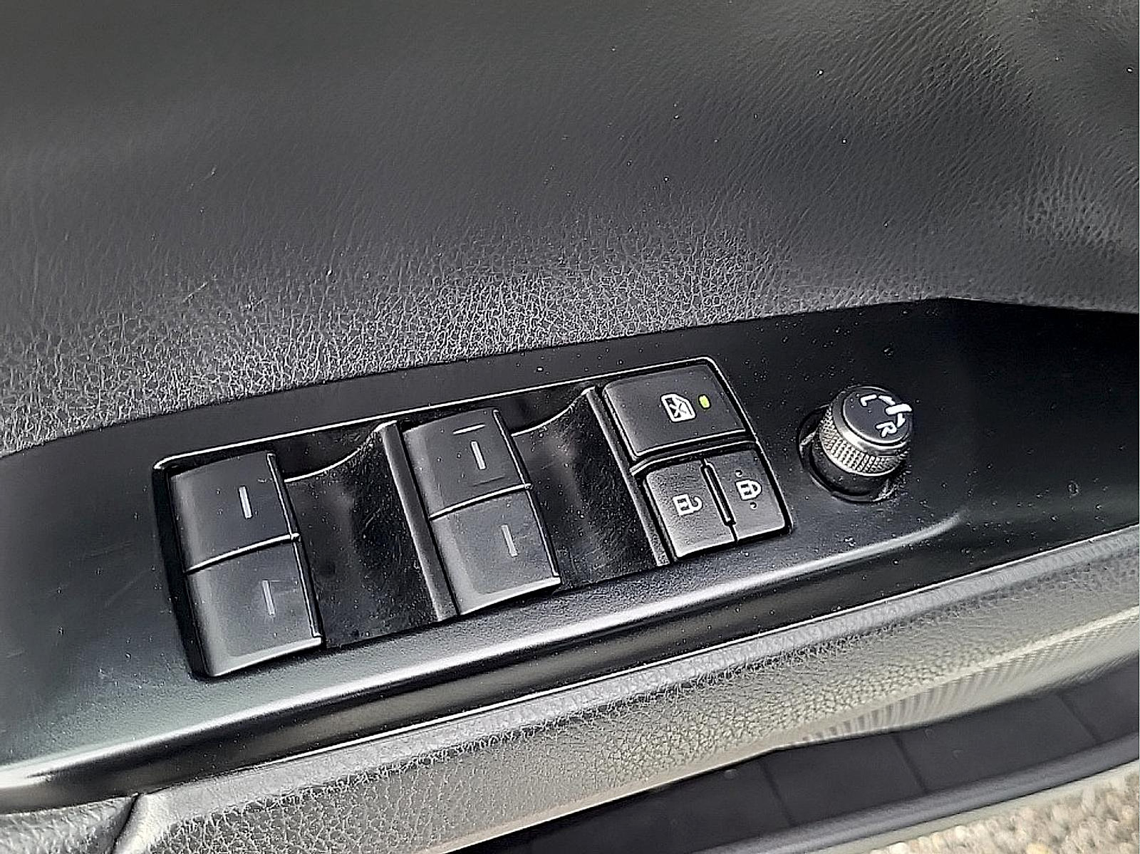 Used 2025 Toyota Camry XLE FWD image 14