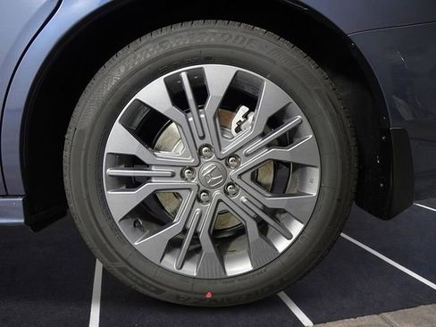 New 2026 Honda Odyssey Touring image 10