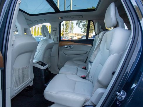 Used 2021 Volvo XC90 T8 Inscription Expression w/ Protection Package Premier AWD/4WD image 18