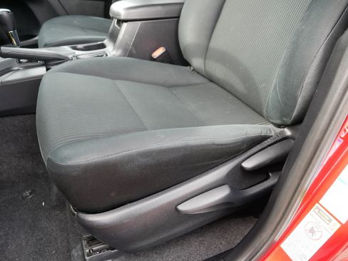 Used 2015 Toyota RAV4 LE image 22