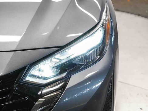 Used 2025 Nissan Sentra SR image 7