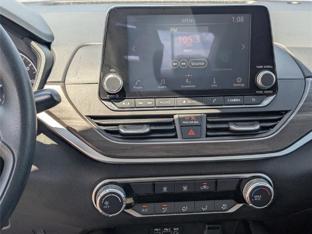 Used 2024 Nissan Altima 2.5 SV FWD image 16