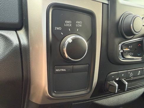 Used 2017 RAM 2500 SLT w/ Luxury Group AWD/4WD image 32