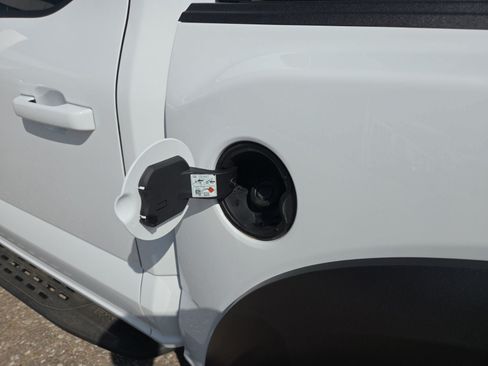 Certified 2022 Ford F150 Raptor w/ Equipment Group 801A High AWD/4WD image 24
