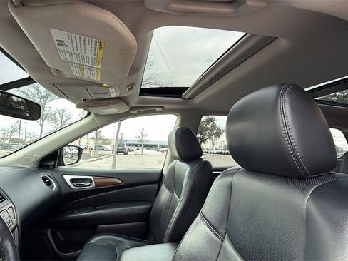 Used 2017 Nissan Pathfinder Platinum image 21