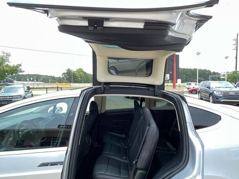 Used 2018 Tesla Model X 100D AWD/4WD image 8