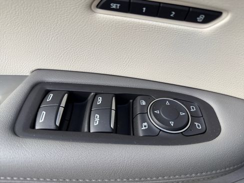 Used 2024 Cadillac XT6 Premium Luxury w/ Technology Package image 26