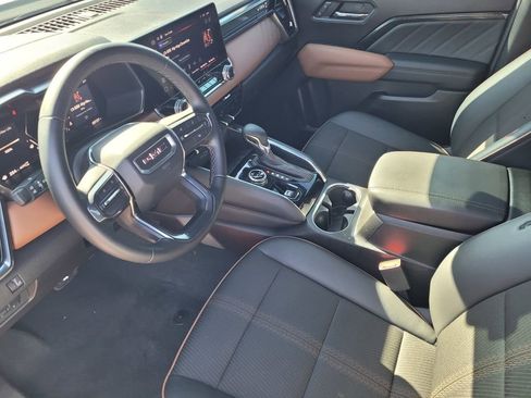Used 2024 GMC Canyon AT4 w/ Canyon Safety Plus Package AWD/4WD image 10