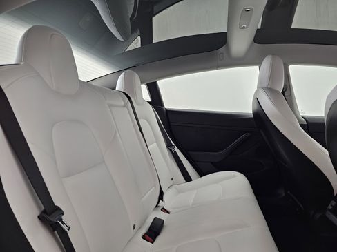 Used 2021 Tesla Model 3 Standard Range Plus image 25