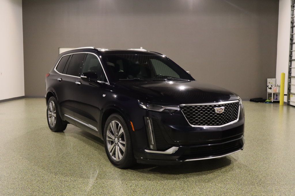 Used 2022 Cadillac XT6 Premium Luxury FWD image 1