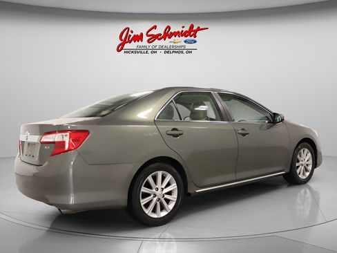 Used 2012 Toyota Camry XLE w/ Leather Pkg FWD image 5