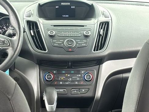 Used 2018 Ford Escape SE image 16