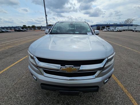 Used 2019 Chevrolet Colorado LT w/ LT Convenience Package image 2