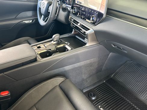 Used 2025 Lexus RX 350 w/ Convenience Package AWD/4WD image 13