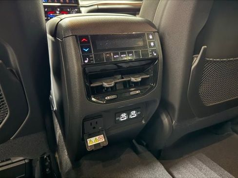 New 2025 Jeep Grand Cherokee L Limited image 19