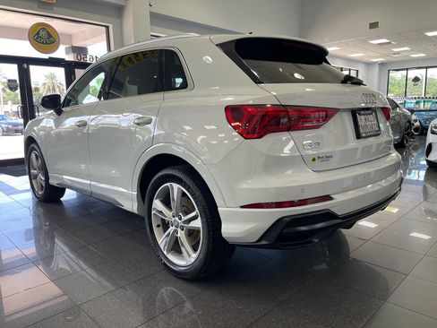 Used 2019 Audi Q3 2.0T Premium Plus w/ Premium Plus Package AWD/4WD image 3