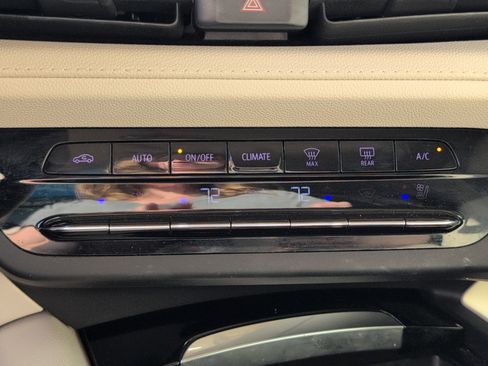 Used 2021 Buick Envision Avenir w/ Technology Package II image 21