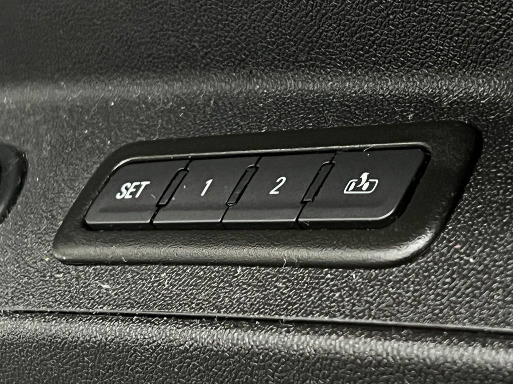 Used 2024 Chevrolet Equinox Premier w/ Redline Edition AWD/4WD image 15